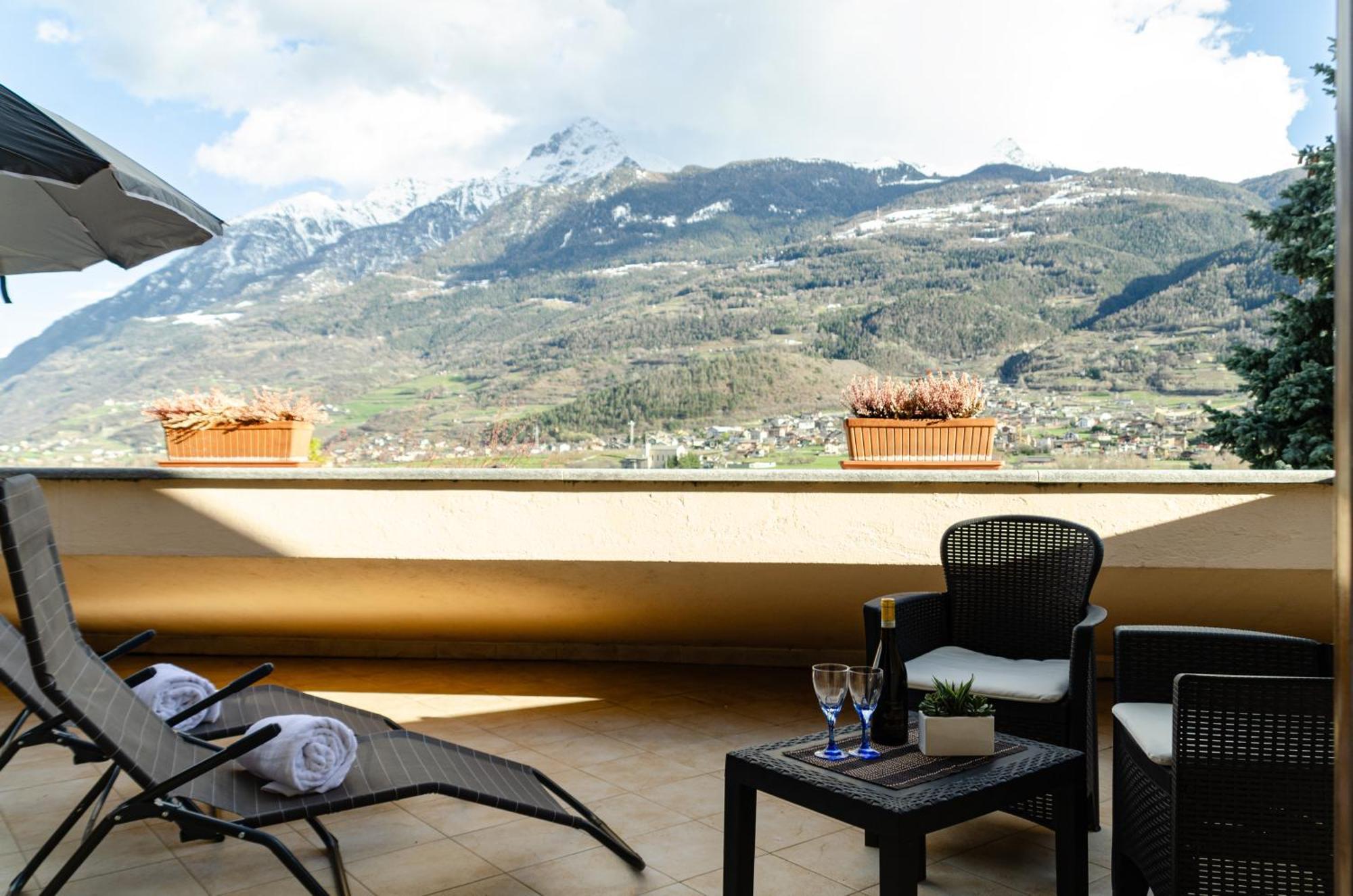 Sarre Skyline Apartment - Relax In Valle D'Aosta Eksteriør billede