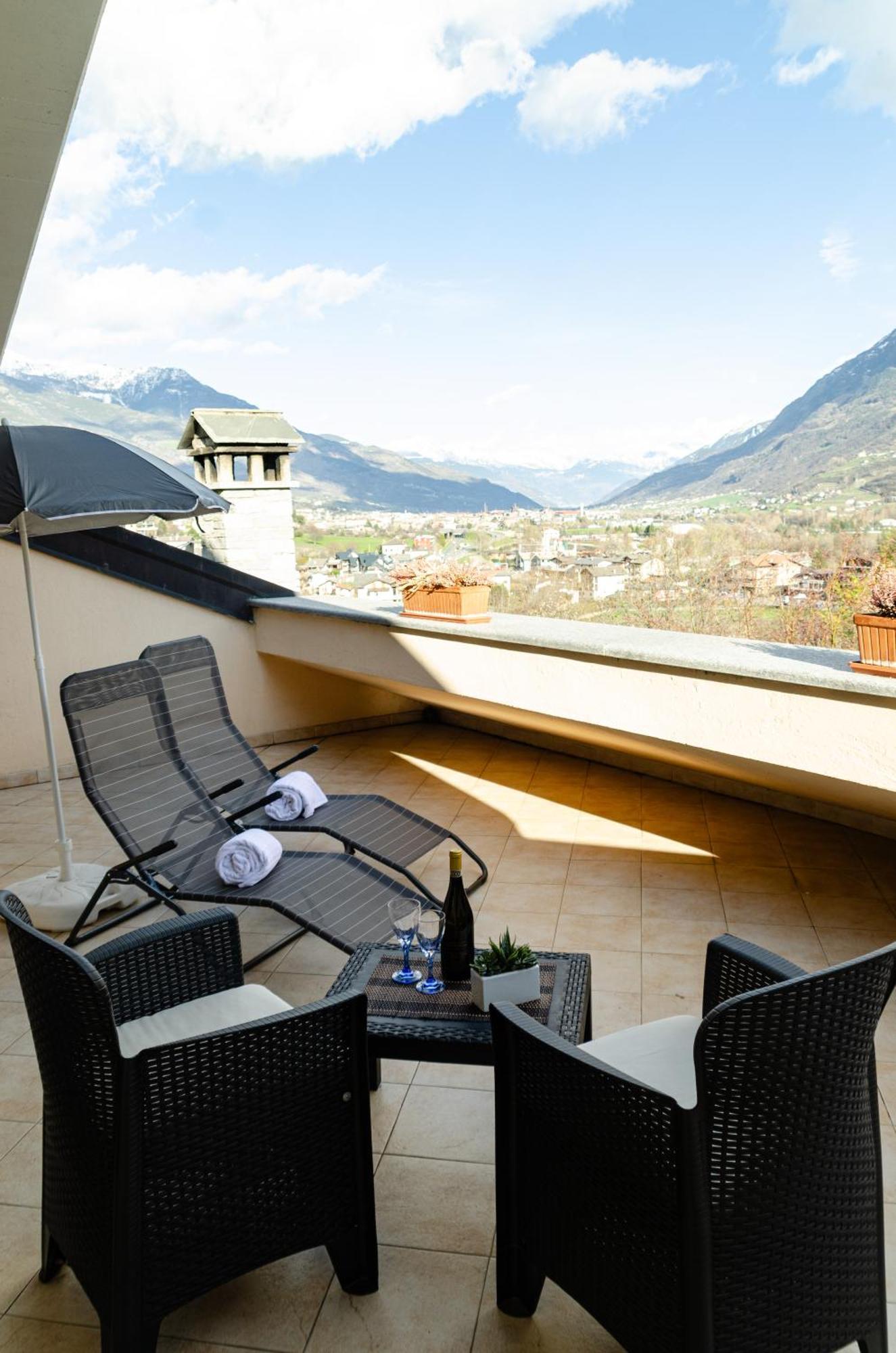 Sarre Skyline Apartment - Relax In Valle D'Aosta Eksteriør billede