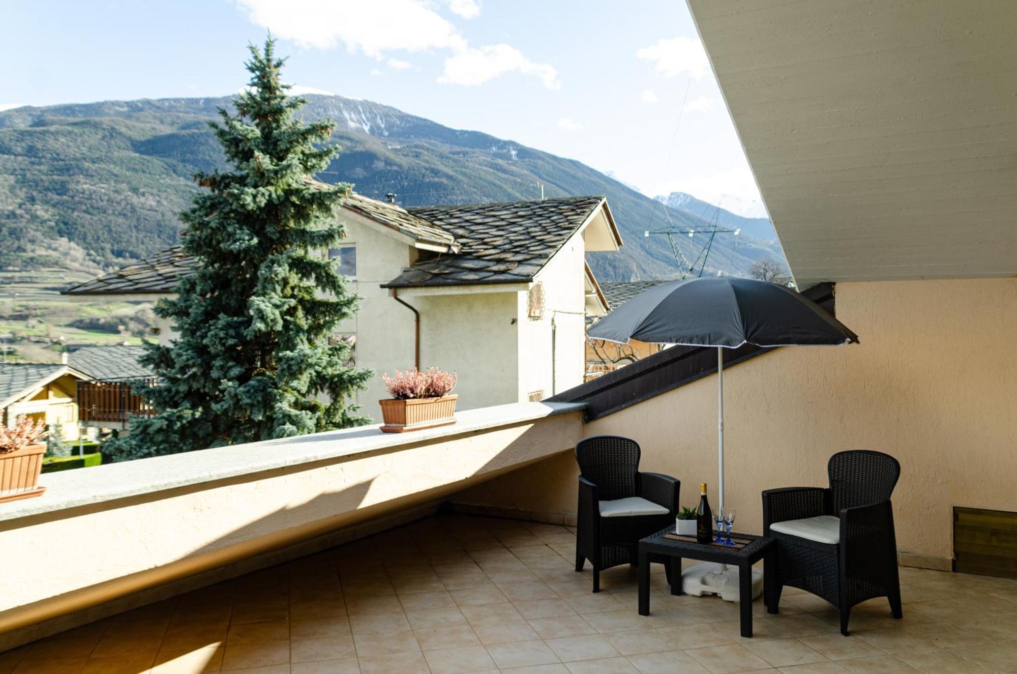 Sarre Skyline Apartment - Relax In Valle D'Aosta Eksteriør billede