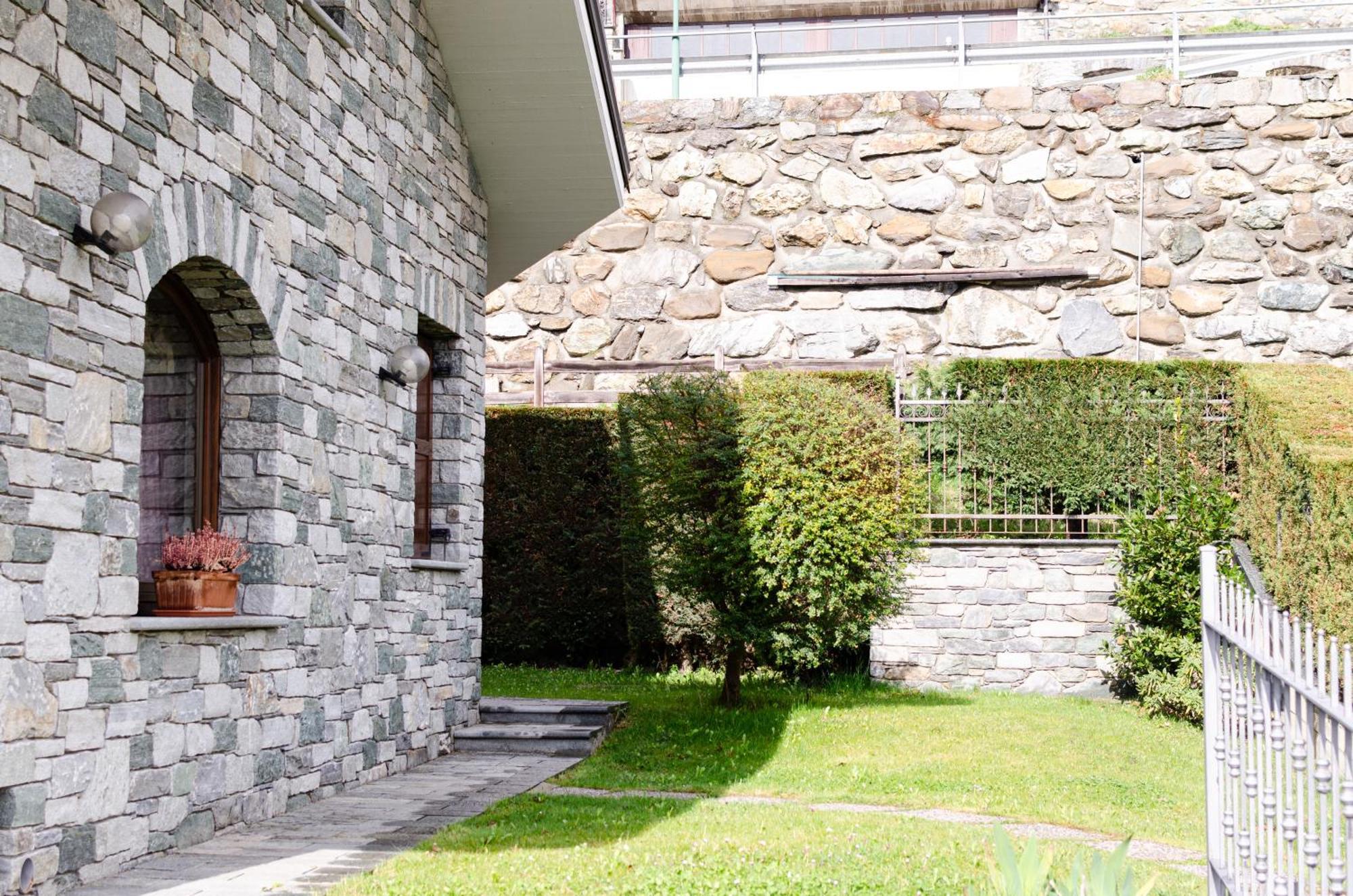 Sarre Skyline Apartment - Relax In Valle D'Aosta Eksteriør billede
